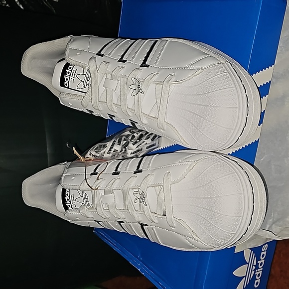 adidas gazelle silver green womens Adidas Super Star Woman GV7186 Black – Level Shoes main image 1